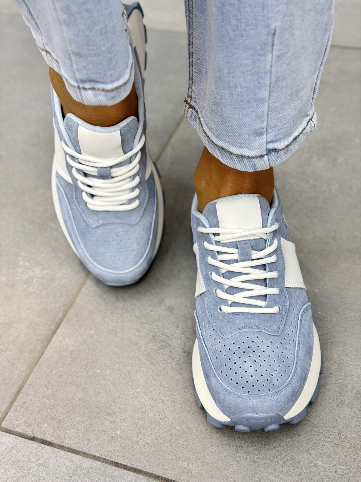 Niebieskie sneakersy damskie skórzane casual