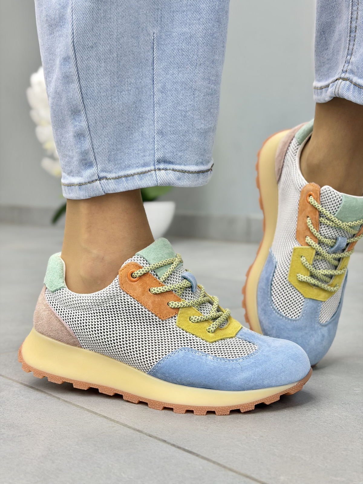 Wielokolorowe sneakersy damskie skórzane casual