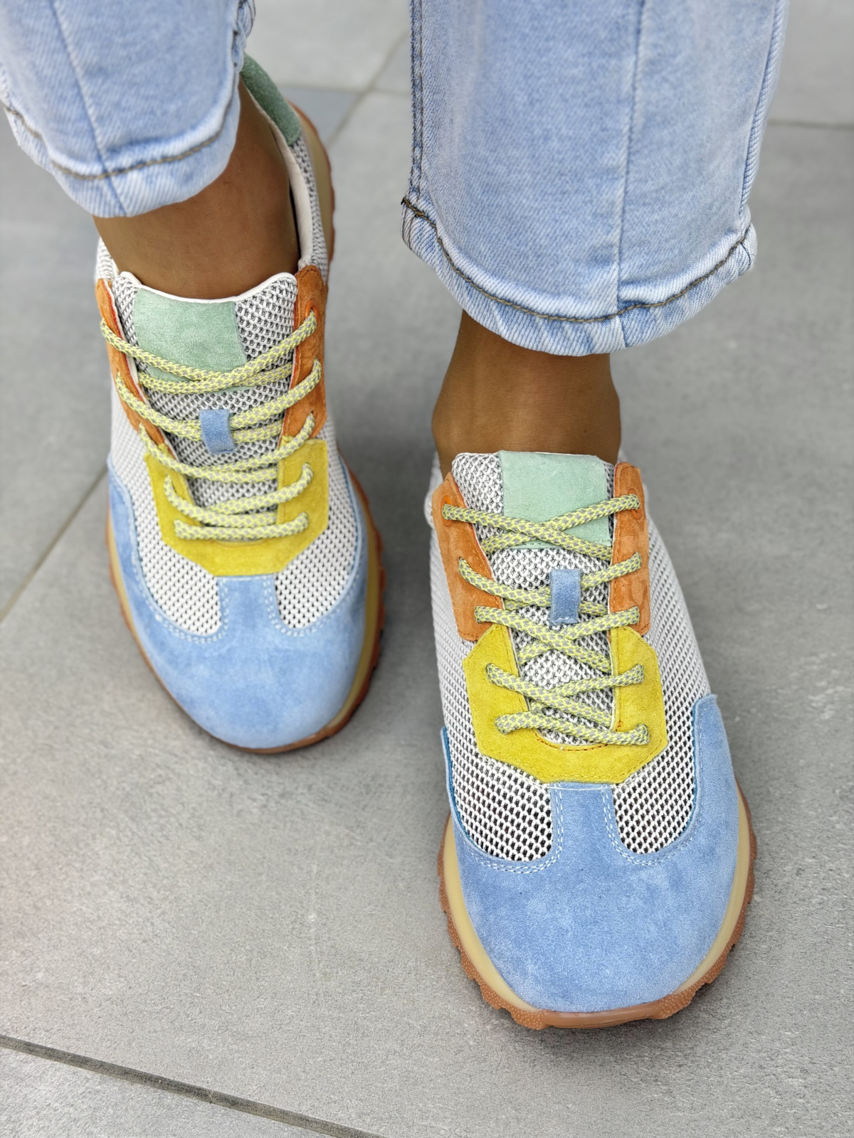 Wielokolorowe sneakersy damskie skórzane casual