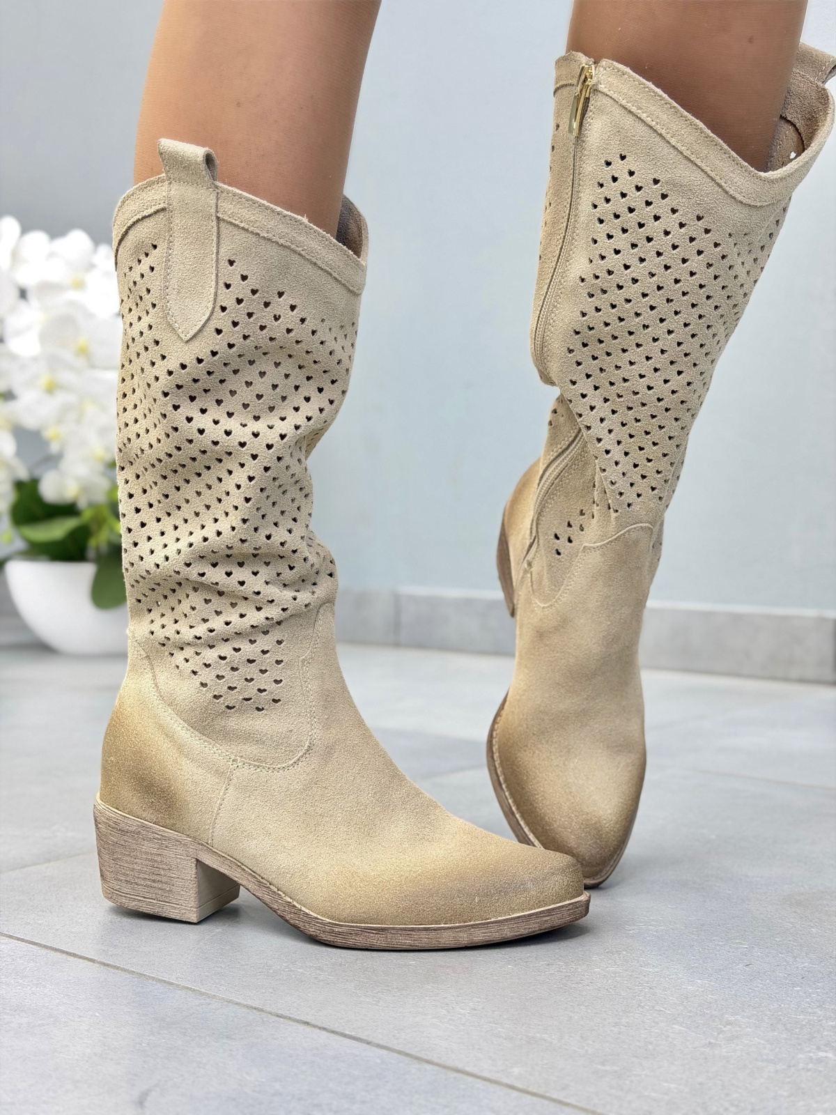 Beżowe ażurowe kowbojki damskie OLEKSY zamszowe skórzane casual