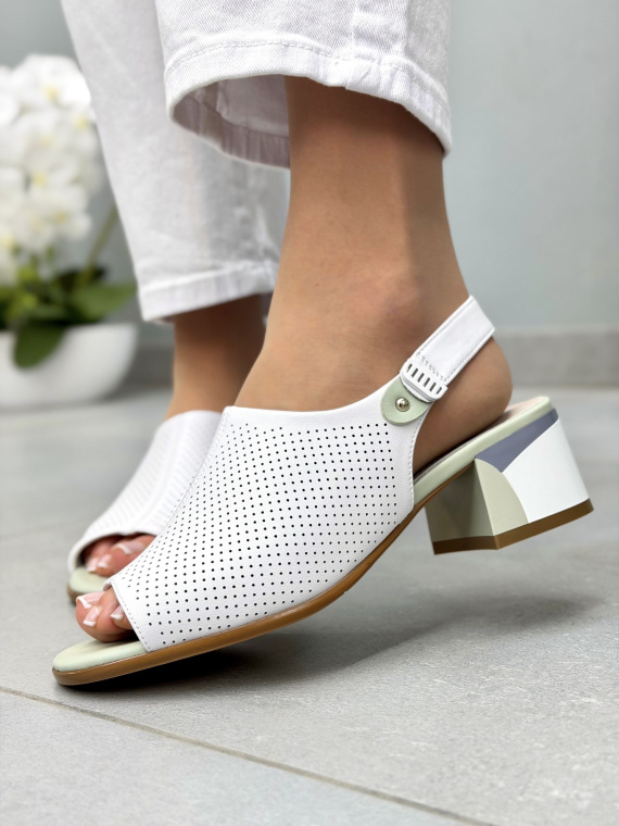 Białe sandały damskie skórzane na słupku casual