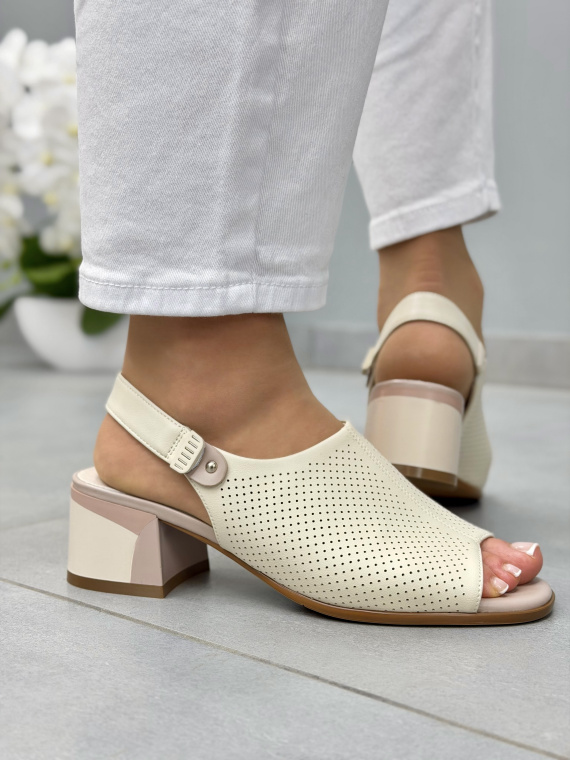 Beżowe sandały damskie ze skóry naturalnej na słupku