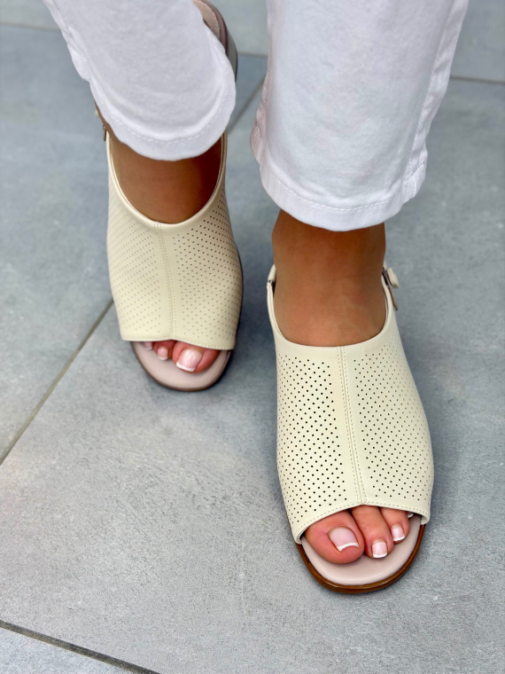 Beżowe sandały damskie ze skóry naturalnej na słupku