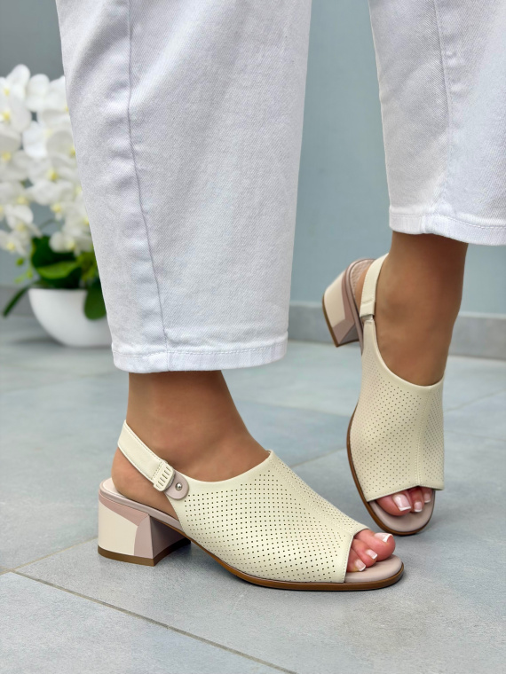 Beżowe sandały damskie ze skóry naturalnej na słupku