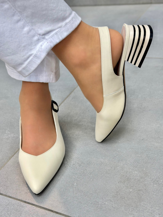 Beżowe sandały damskie skórzane slingback eleganckie na słupku