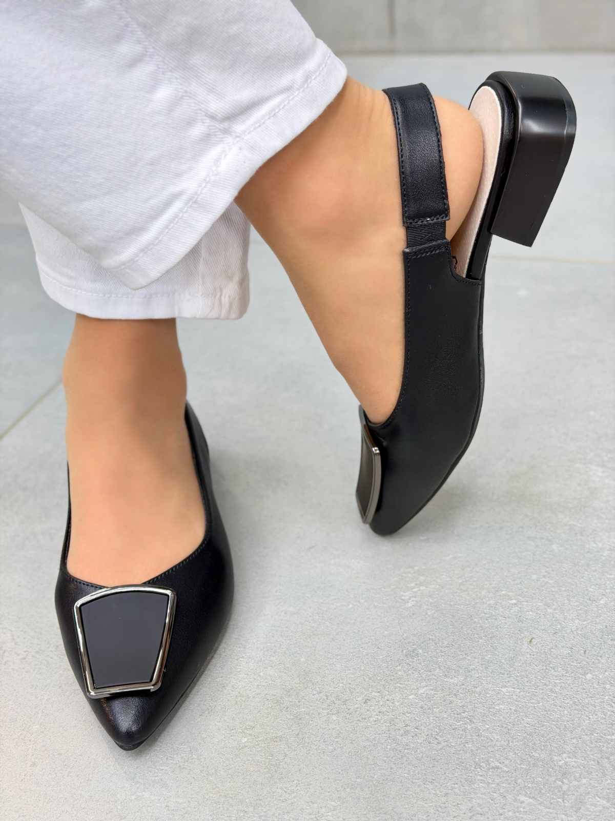 Czarne sandały damskie slingback ze skóry naturalnej eleganckie