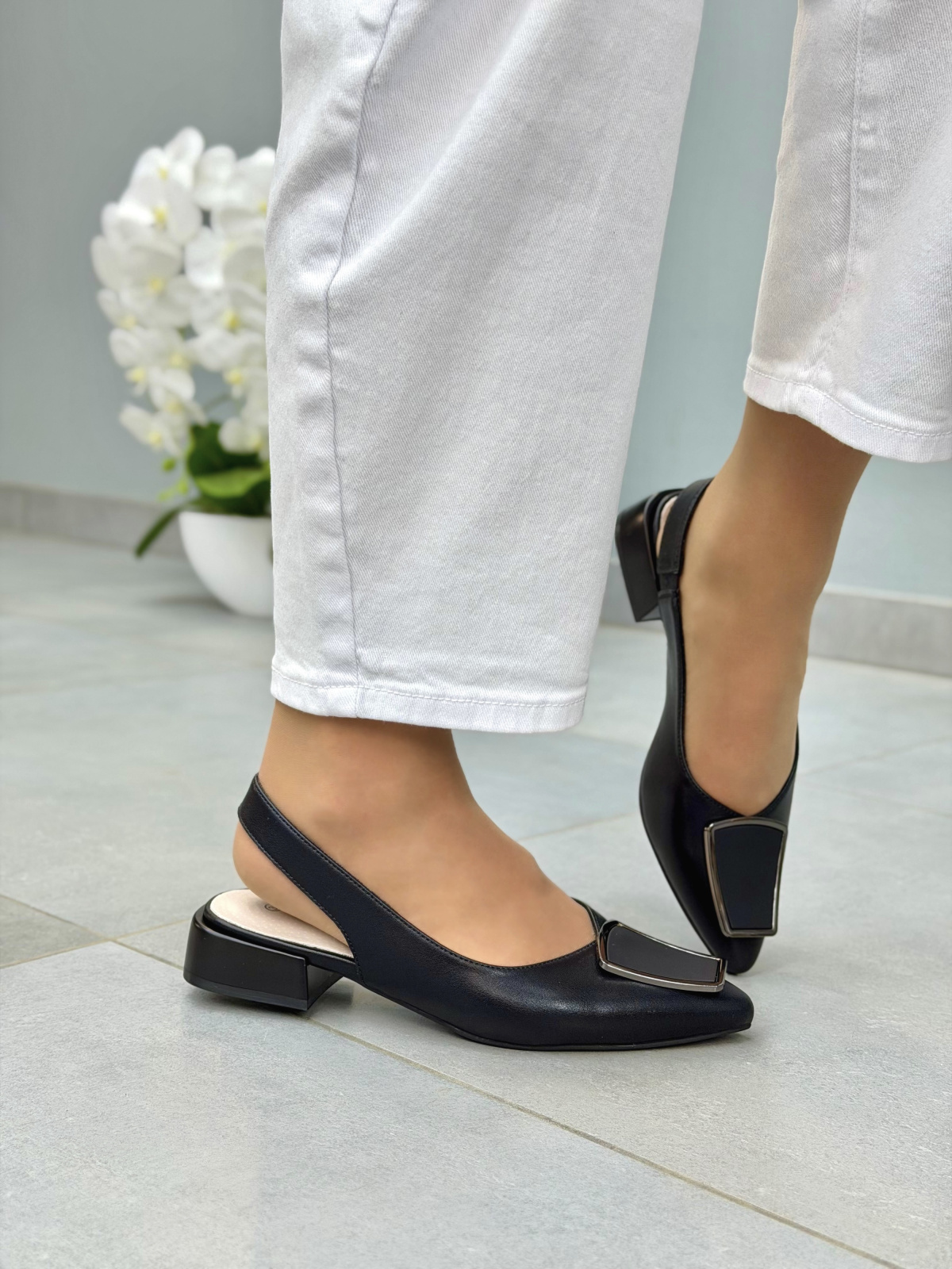 Czarne sandały damskie slingback ze skóry naturalnej eleganckie
