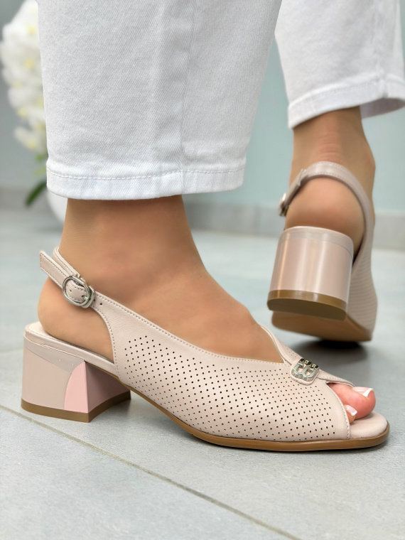 Beżowe sandały damskie skórzane na słupku eleganckie