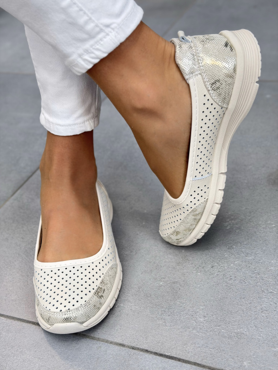 Beżowe baleriny skórzane perforowane casual