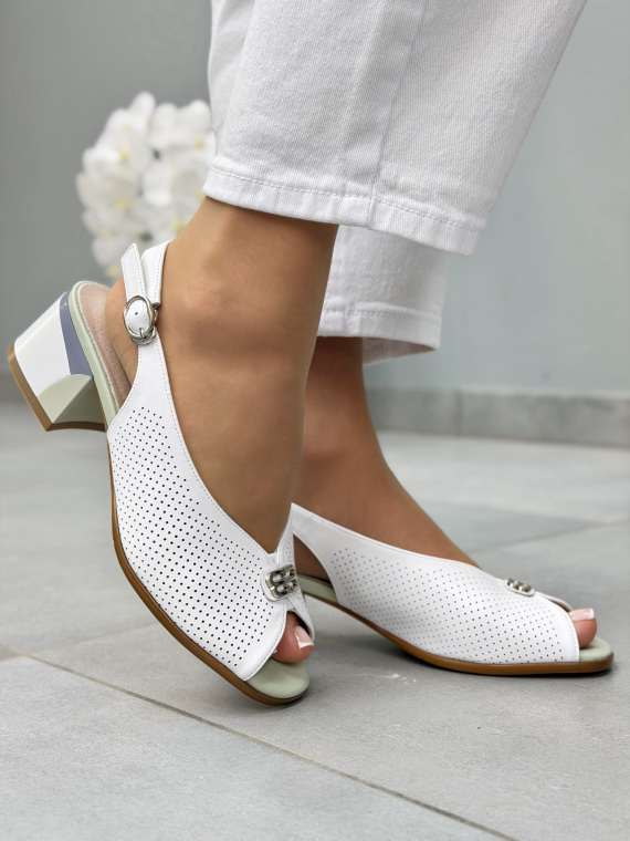 Białe sandały damskie skórzane na słupku eleganckie