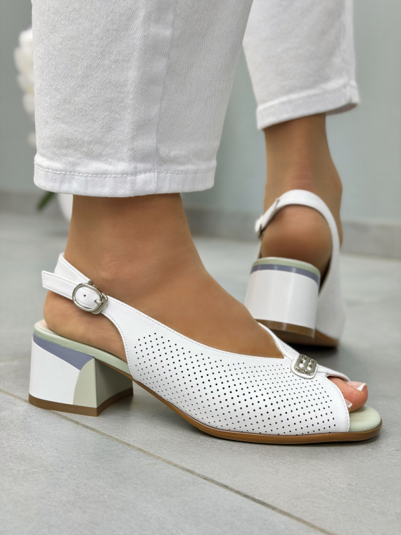 Białe sandały damskie skórzane na słupku eleganckie