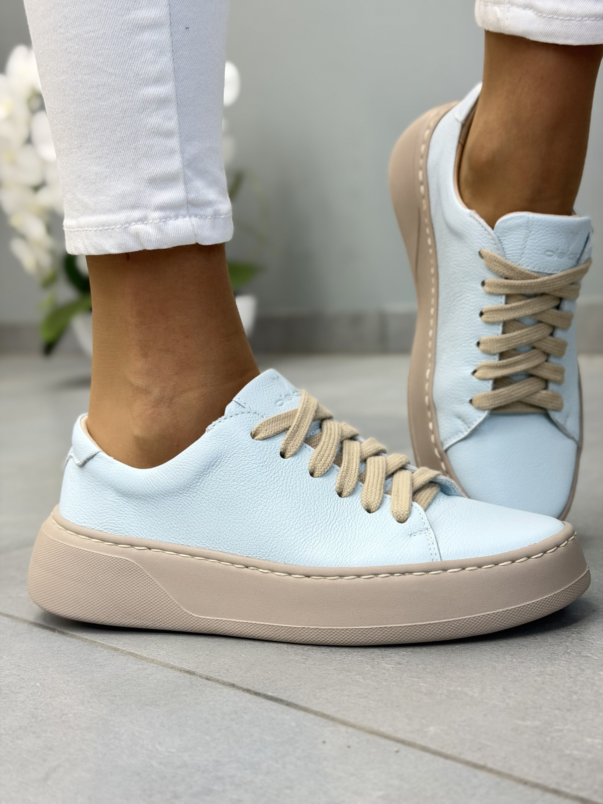 Błękitne sneakersy skórzane damskie casual OLEKSY