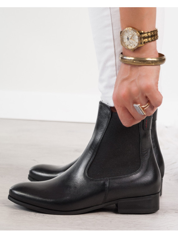 Czarnse sztyblety damskie skórzane