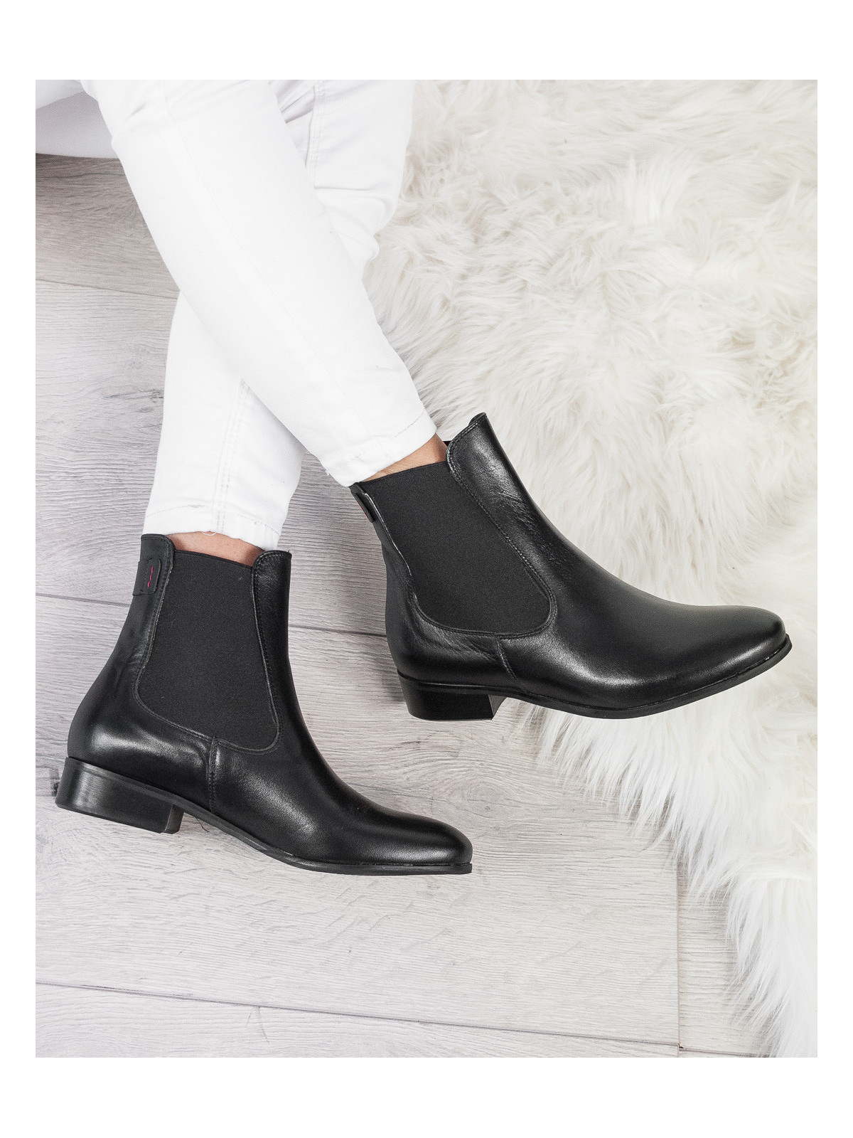 Czarnse sztyblety damskie skórzane