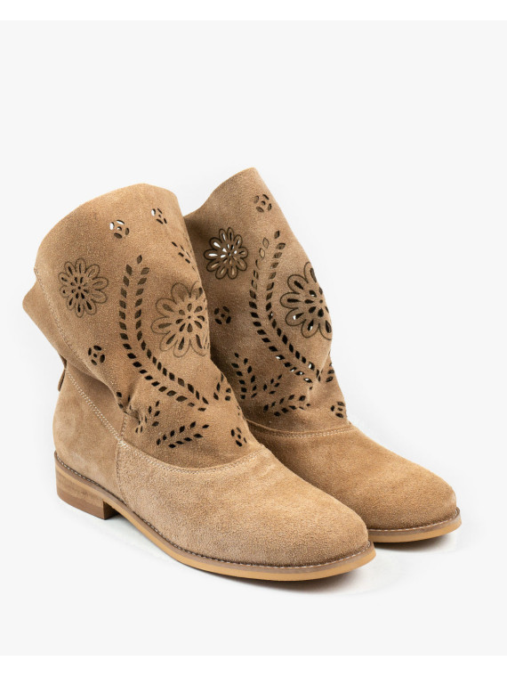 Beżowe botki damskie skórzane