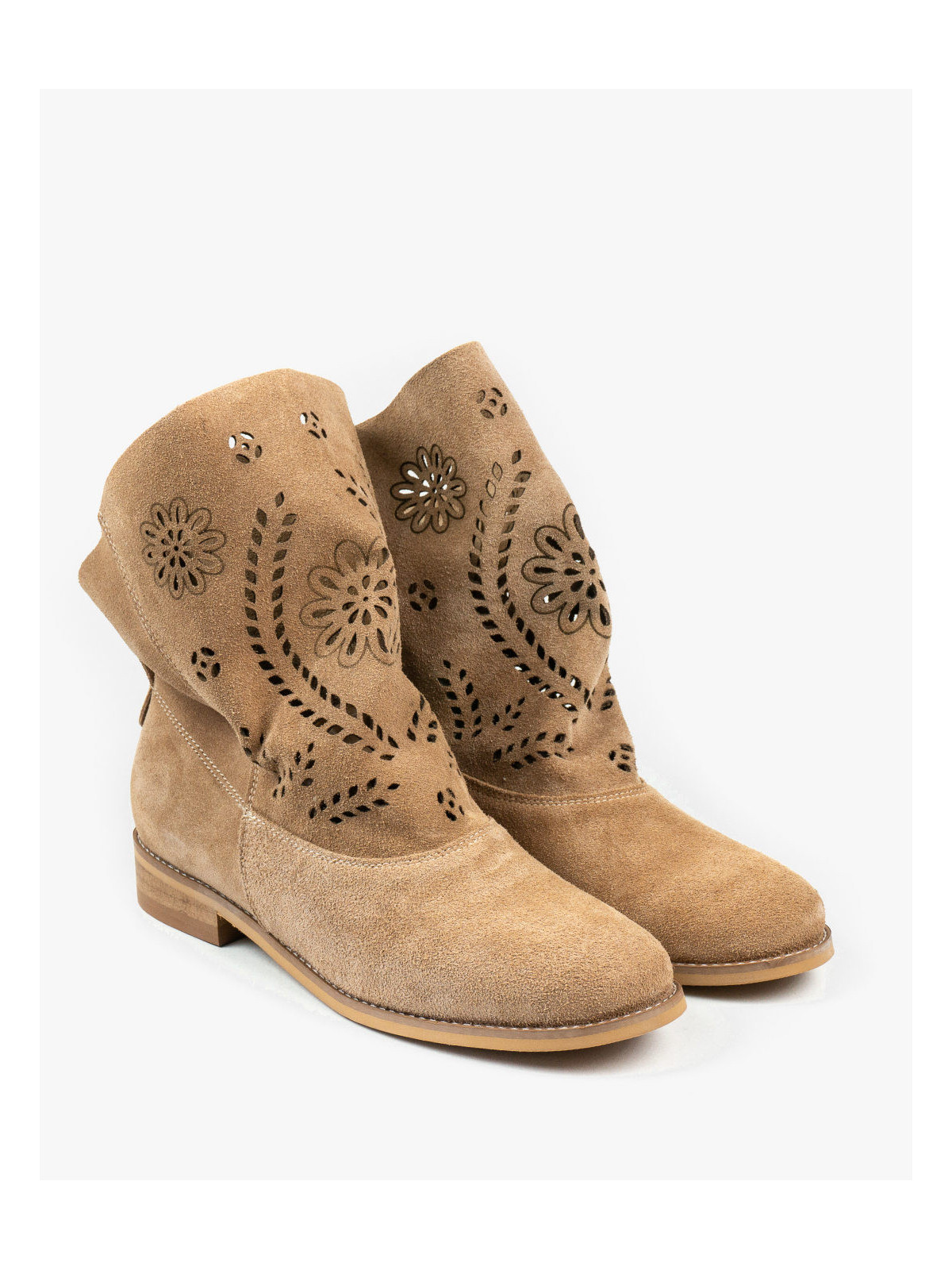 Beżowe botki damskie skórzane