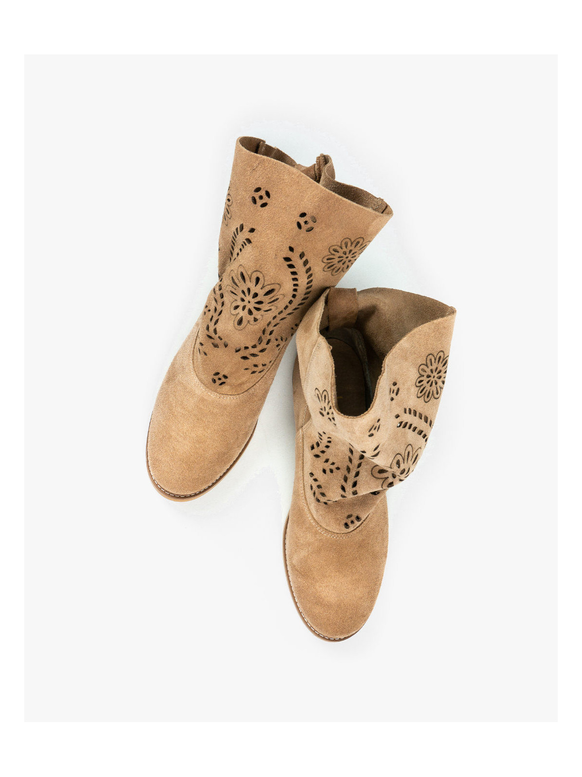 Beżowe botki damskie skórzane