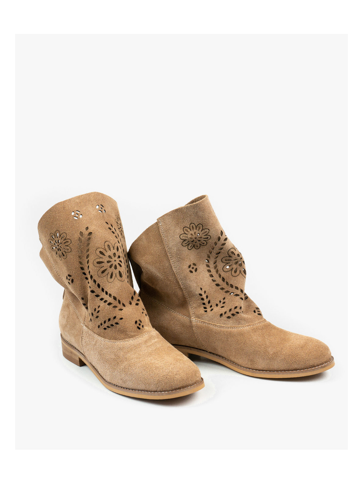 Beżowe botki damskie skórzane