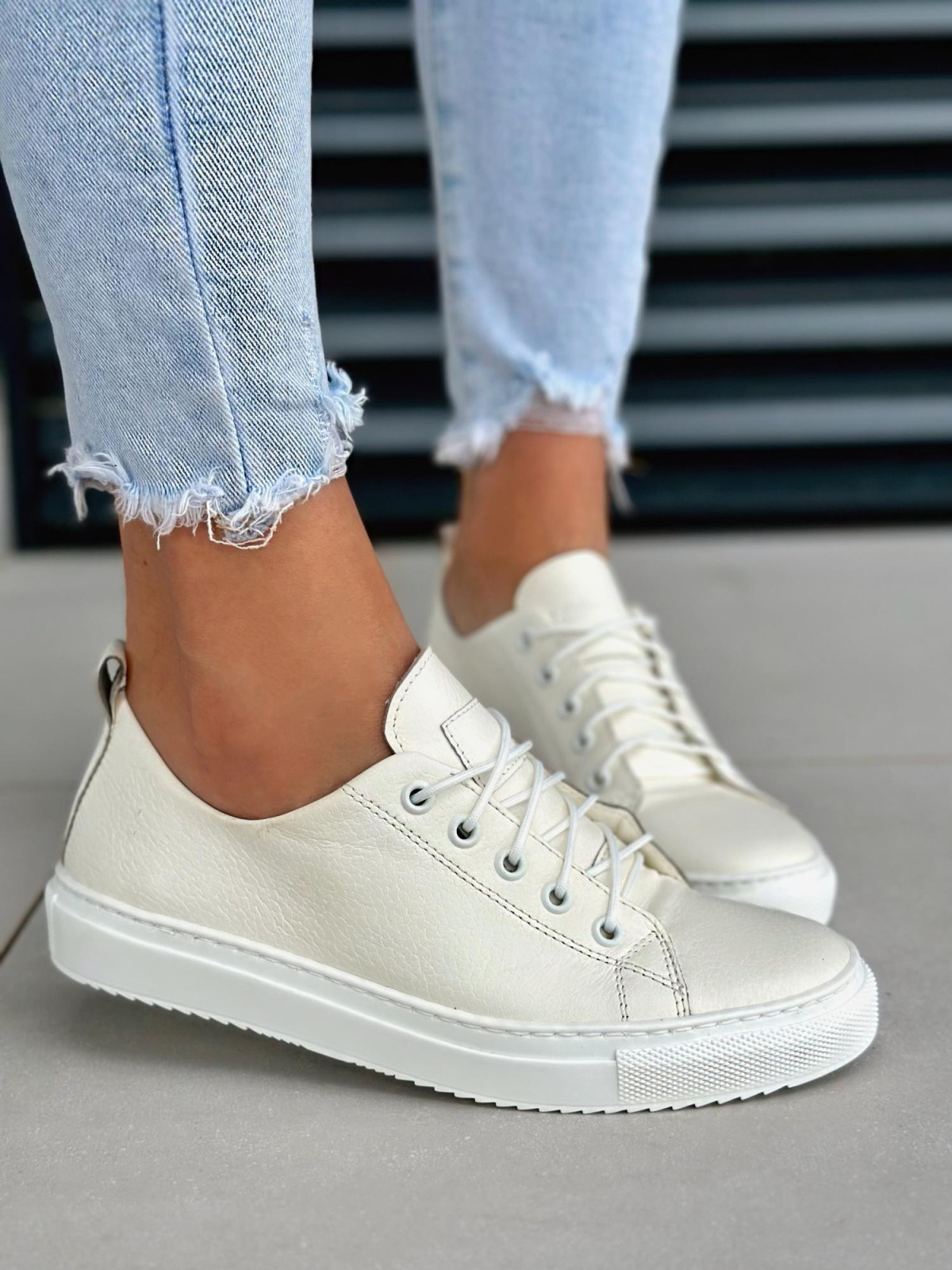 Białe trampki damskie skórzane