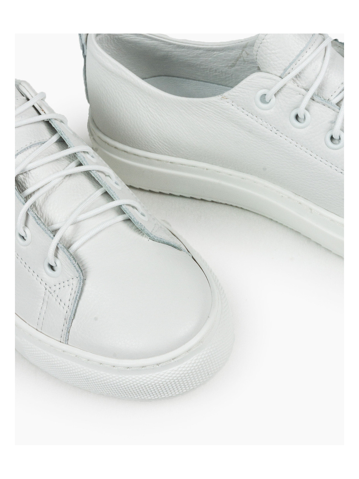 Białe trampki damskie skórzane