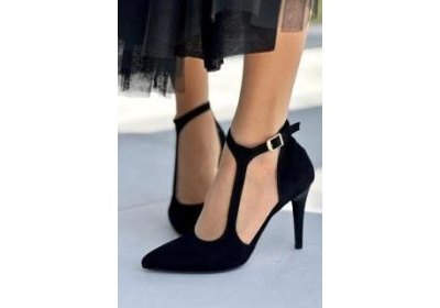 Buty na Sylwestra, w których przetańczysz całą noc – czółenka na szpilce i słupku